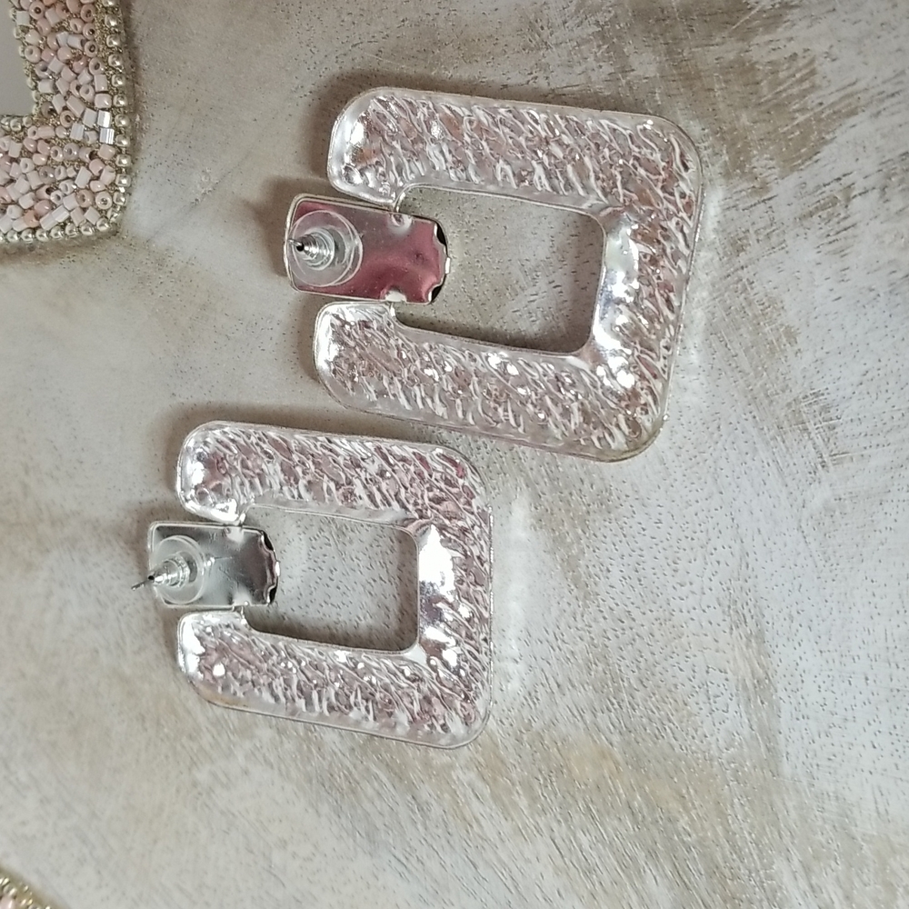 Womens Silver Retangle Shape Light Weight Earrings - Picture 5 of 5